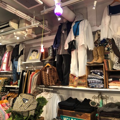 SPINNSアメリカ村店 | Discover unique vintage shops in Japan on Vintage.City