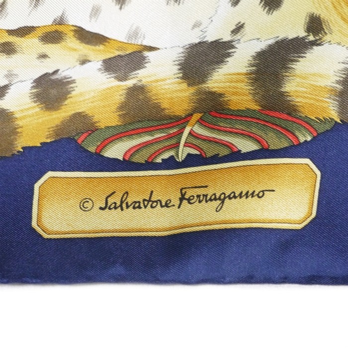 Salvatore Ferragamo シルクスカーフ（タイガー×花） | Vintage.City 古着屋、古着コーデ情報を発信