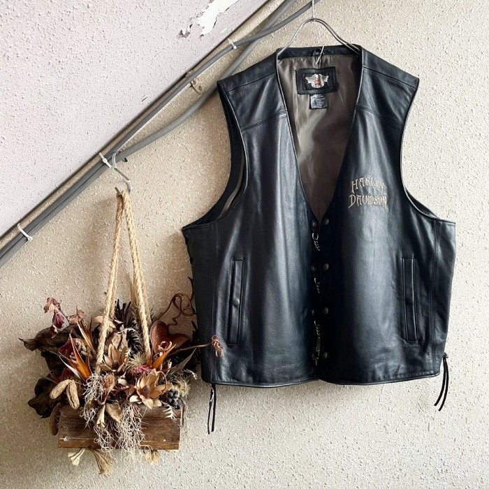 Harley-Davidson leather vest | Vintage.City