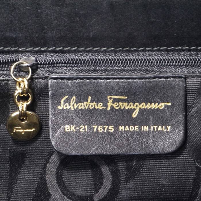 【Salvatore Ferragamo】サルヴァトーレフェラガモ ヴァラ BK-21 7675 カーフ 黒 レディース ショルダーバッグ