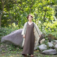日本のシルク　紬の着物ローブで秋を羽織る<一点物><着物リメイク>　白とグリーン | Vintage.City 古着屋、古着コーデ情報を発信
