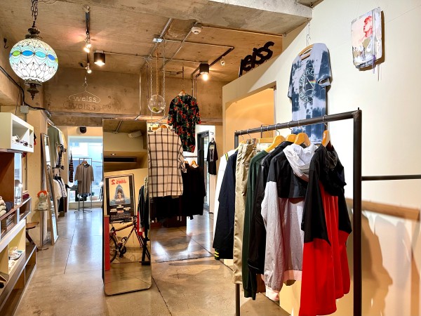 weiss | Discover unique vintage shops in Japan on Vintage.City