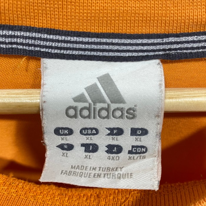 【半額セール中】 adidas Tシャツ　オーバーサイズ　ワンポイントロゴ　オレンジ | Vintage.City 빈티지숍, 빈티지 코디 정보