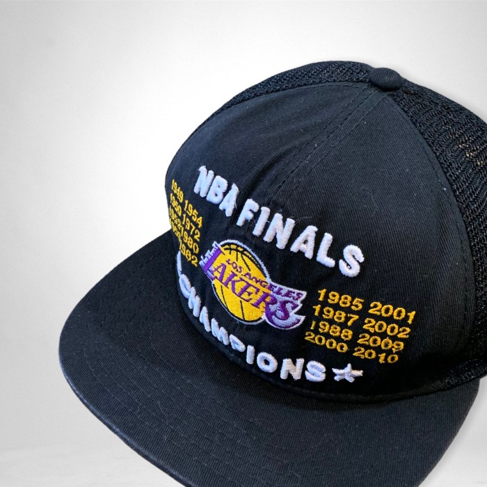 LAKERS NBA Champions Mesh Cap | Vintage.City