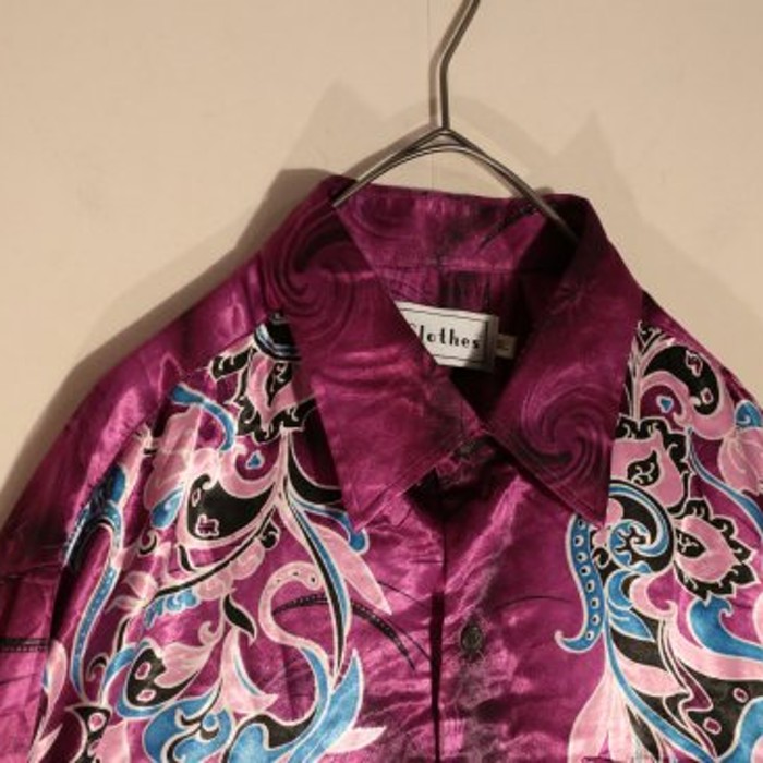 purple paisley like patterns shiny shirt | Vintage.City Vintage Shops, Vintage Fashion Trends