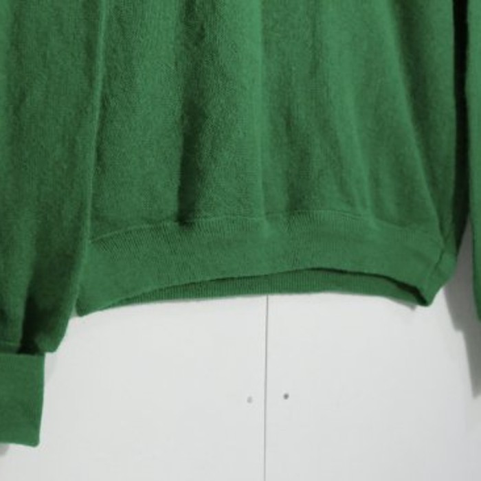 80's "LACOSTE" green Vneck acrylic knit | Vintage.City Vintage Shops, Vintage Fashion Trends