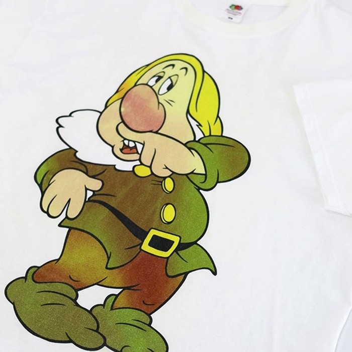 The Seven Dwarfs Sneezy discolor T-Shirt | Vintage.City 빈티지숍, 빈티지 코디 정보