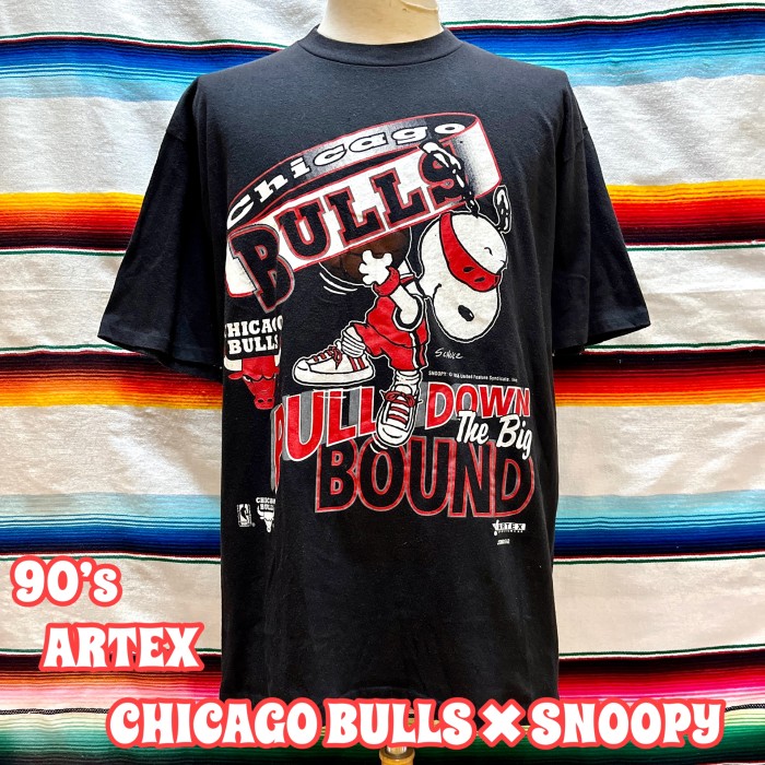 90's ARTEX CHICAGO BULLS × SNOOPY Tシャツ | Vintage.City