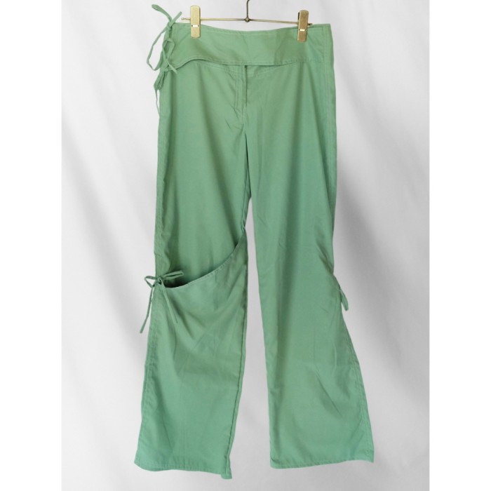 Green lowrise flared pants | Vintage.City Vintage Shops, Vintage Fashion Trends