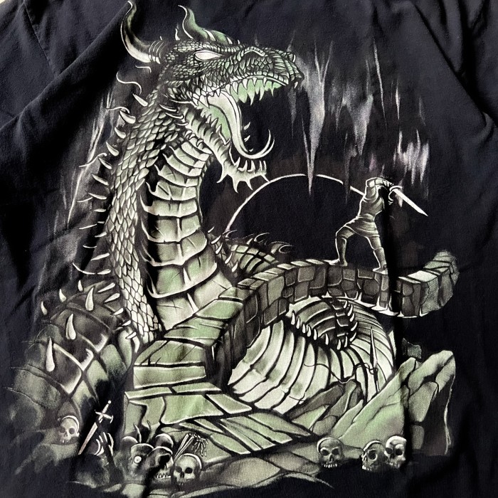 DRAGON　ビッグプリント　Tシャツ　　ドラゴン　胸ワンポイント