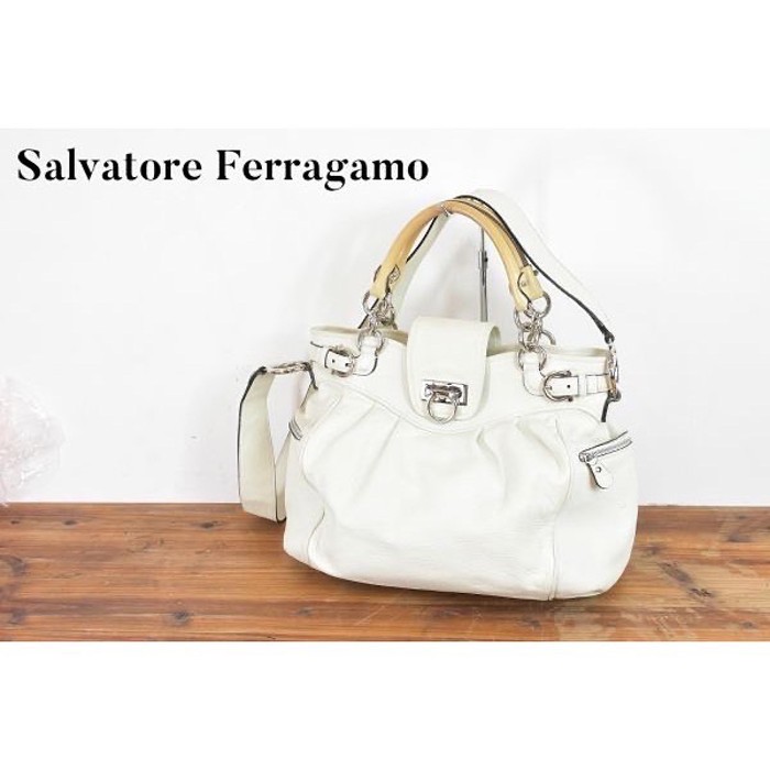 Salvatore Ferragamo レディース レザー ハンドバッグ 白 | Vintage.City 古着屋、古着コーデ情報を発信