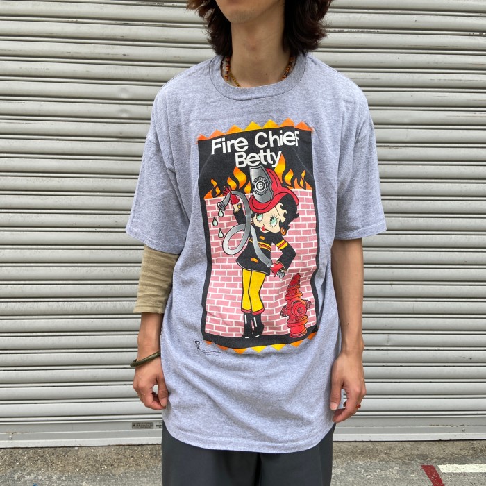 90s vintage ベティ　キャラクターtシャツ 　デカロゴ　ゆるだぼ