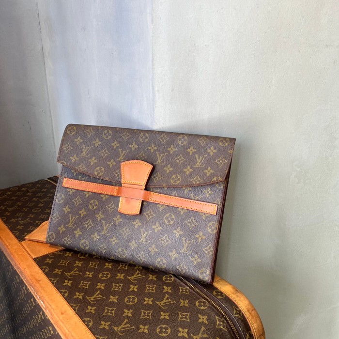 LOUIS VUITTON ルイヴィトン クラッチバッグ | Vintage.City