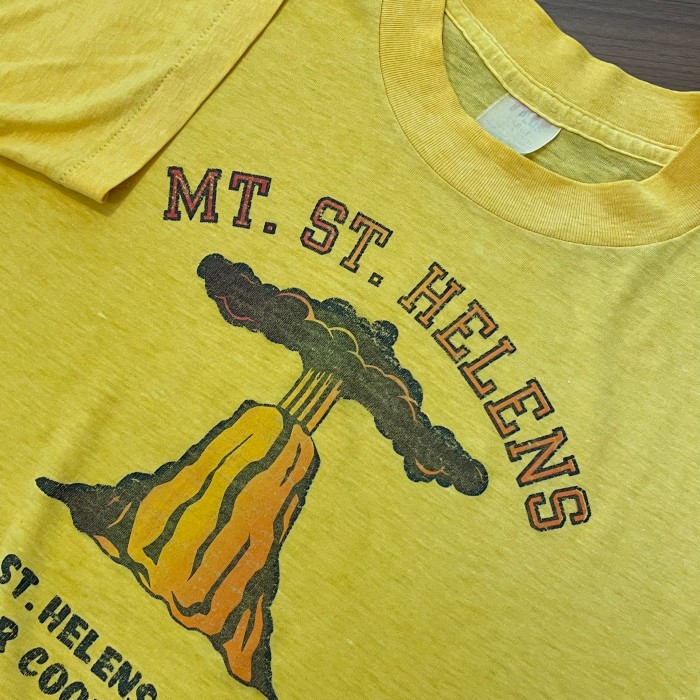 【TPLUS】80s Tシャツ セントへレンズ山 シングルステッチ US古着 | Vintage.City 빈티지숍, 빈티지 코디 정보