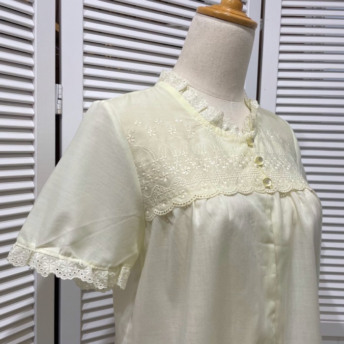 pale yellow lace & embroidered blouse | Vintage.City 古着屋、古着コーデ情報を発信