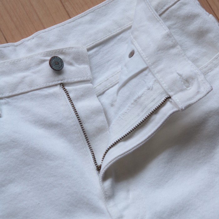 Vintage Levis 505 white denim pants | Vintage.City Vintage Shops, Vintage Fashion Trends