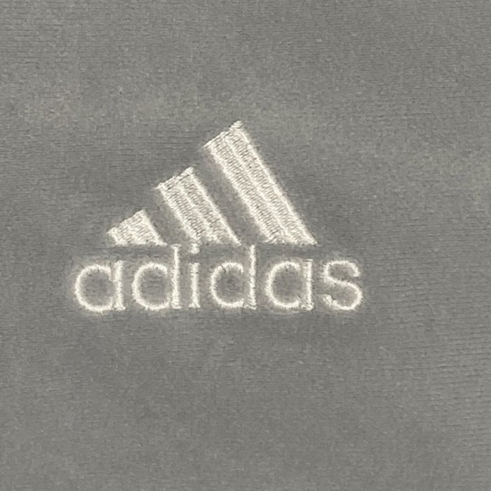adidasベロア生地ライトブルーグレートラックジャケット・ジャージ | Vintage.City 古着屋、古着コーデ情報を発信