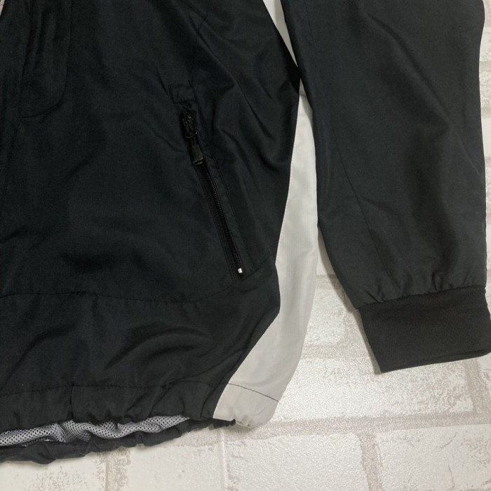Reebok（リーボック）　黒　ブラック　長袖ナイロンジャケット　XLサイズ | Vintage.City 古着屋、古着コーデ情報を発信