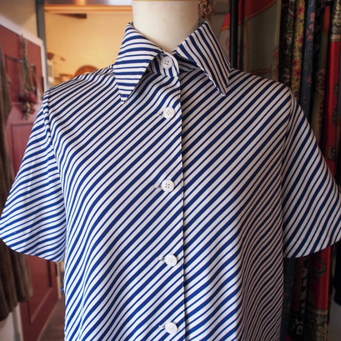 ネイビー×斜めストライプの爽やかなサマーシャツ | Vintage.City 古着屋、古着コーデ情報を発信