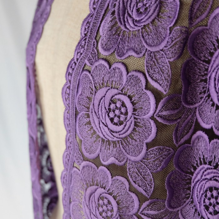 Vintage flower lace gown | Vintage.City Vintage Shops, Vintage Fashion Trends