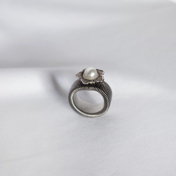 Pearl flower silver ring set | Vintage.City Vintage Shops, Vintage Fashion Trends