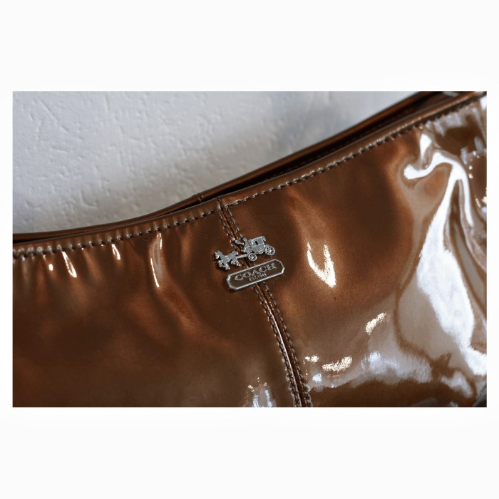 “COACH” Patent Leather Handbag | Vintage.City 古着屋、古着コーデ情報を発信