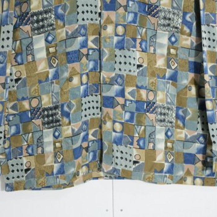 blue × yellow cube shard design shirt | Vintage.City Vintage Shops, Vintage Fashion Trends