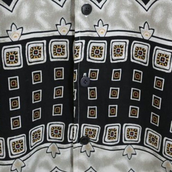 Black ethnic pattern short sleeve shirt. | Vintage.City 빈티지숍, 빈티지 코디 정보