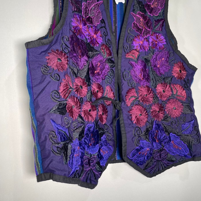 紫のお花の刺繍ベスト | Vintage.City 古着屋、古着コーデ情報を発信