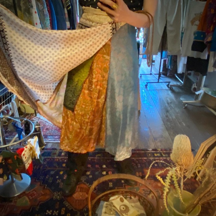 silk patchwork wrap skirt/シルクのパッチワーク刺繍巻き | Vintage.City Vintage Shops, Vintage Fashion Trends