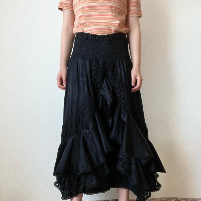 black lace volume skirt | Vintage.City 古着屋、古着コーデ情報を発信