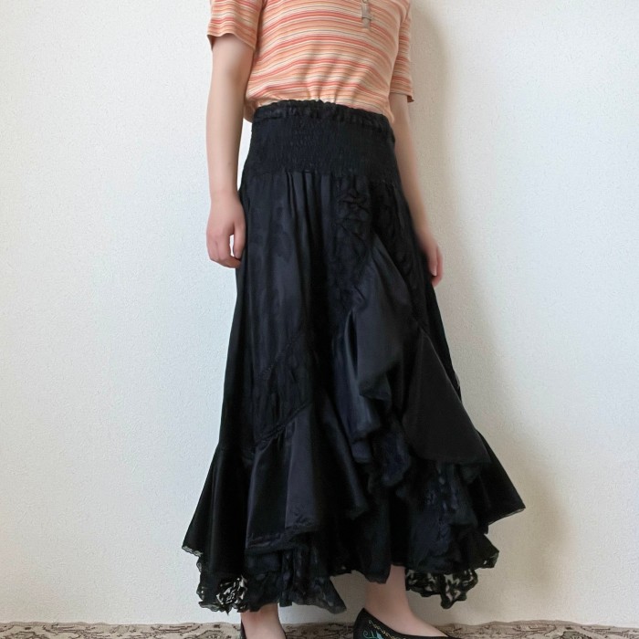 black lace volume skirt | Vintage.City 古着屋、古着コーデ情報を発信
