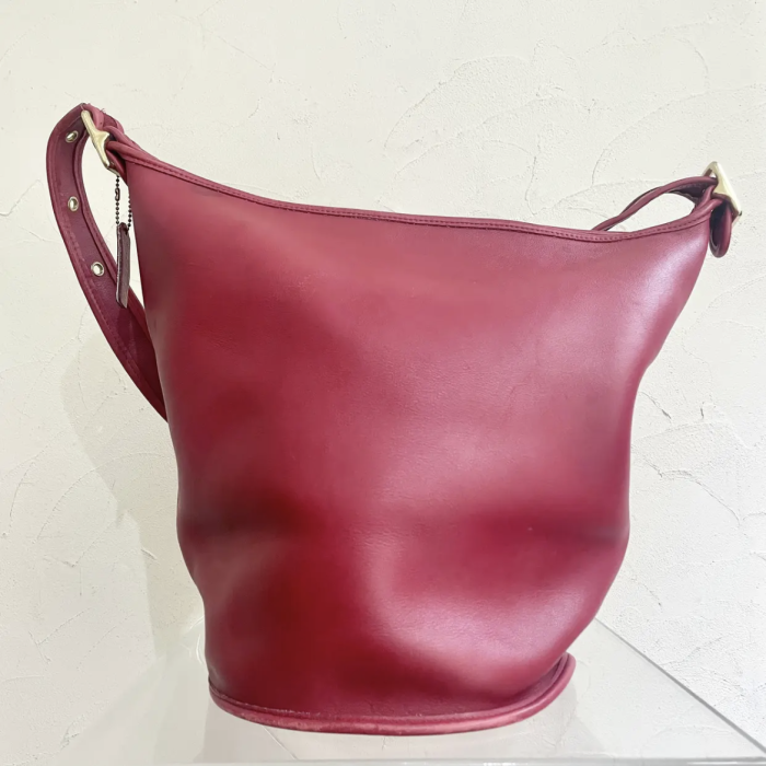 USA old coach red leather big bucket bag | Vintage.City 古着屋、古着コーデ情報を発信