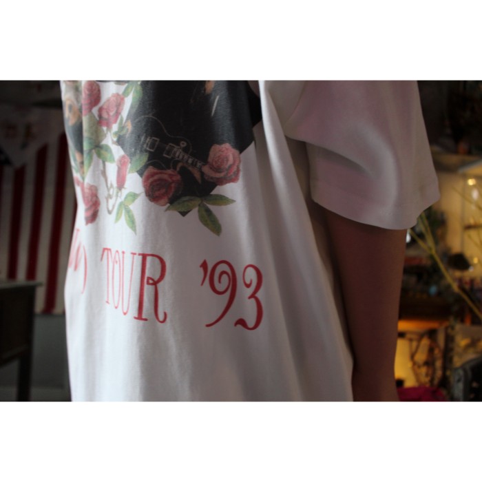 90's GUNS N' ROSES WORLD TOUR Tee | Vintage.City Vintage Shops, Vintage Fashion Trends