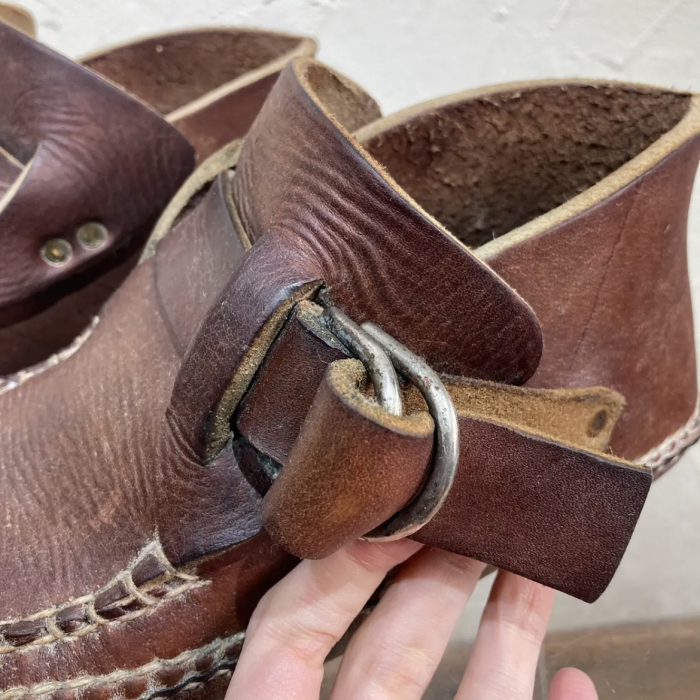 Arrow moccasin handmade leather shoes | Vintage.City Vintage Shops, Vintage Fashion Trends