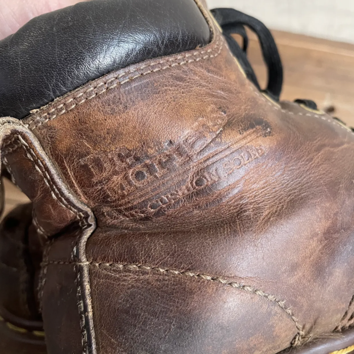 England Dr.Martens brown 6hole boots | Vintage.City 빈티지숍, 빈티지 코디 정보