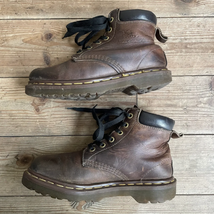 England Dr.Martens brown 6hole boots | Vintage.City Vintage Shops, Vintage Fashion Trends