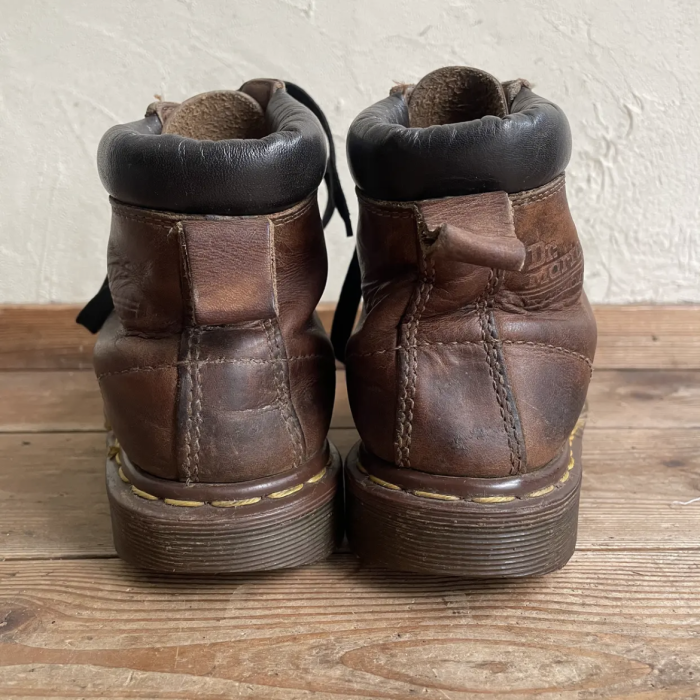 England Dr.Martens brown 6hole boots | Vintage.City Vintage Shops, Vintage Fashion Trends