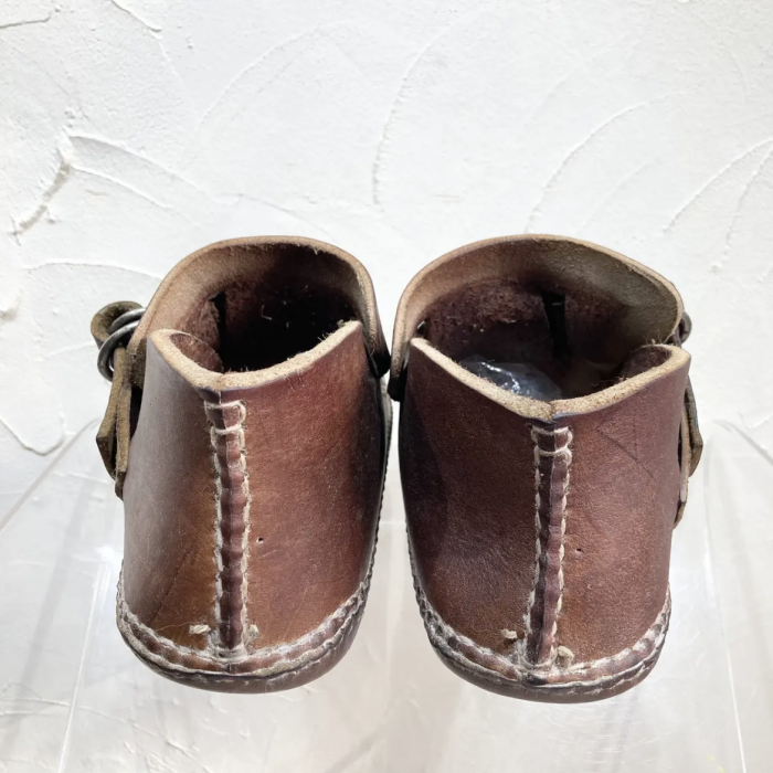 Arrow moccasin handmade leather shoes | Vintage.City Vintage Shops, Vintage Fashion Trends