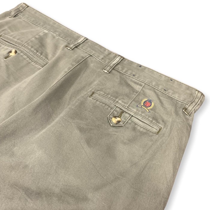 TOMMY HILFIGER 90's Two tuck Chinos | Vintage.City 古着屋、古着コーデ情報を発信