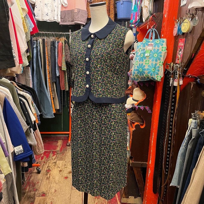 70s 小花柄 ベスト #スカート #セットアップ | Vintage.City 古着屋、古着コーデ情報を発信