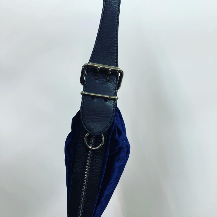 FENDI velvet handbag | Vintage.City 古着屋、古着コーデ情報を発信