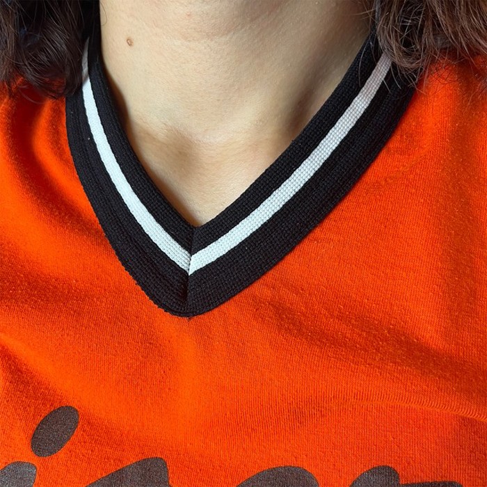 80s Tigers Orange V-neck T-Shirt | Vintage.City ヴィンテージ 古着