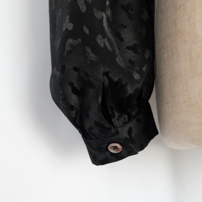 Black leopard puff sleeve blouse | Vintage.City 古着屋、古着コーデ情報を発信