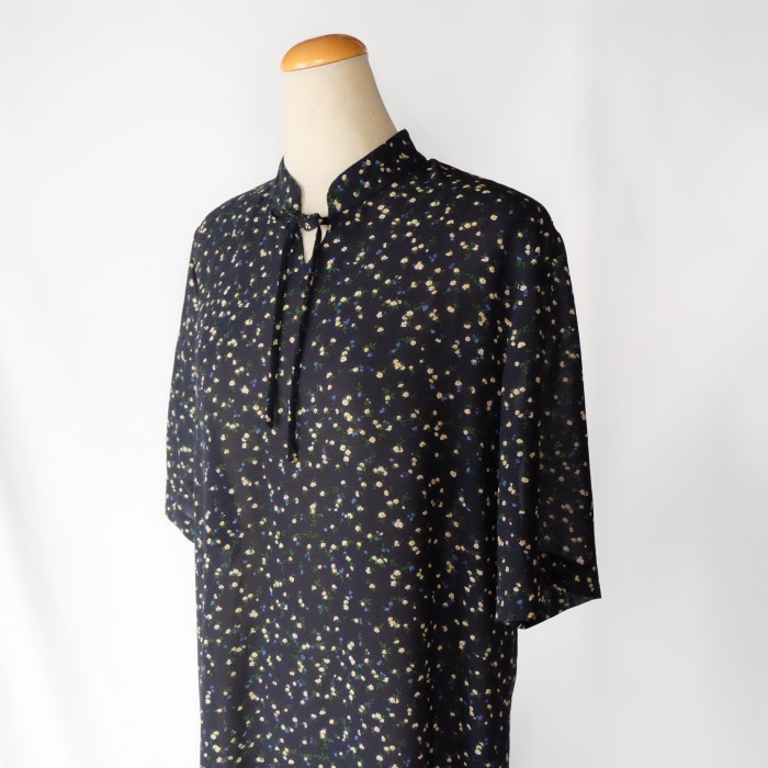 Navy floral mandarin collar dress | Vintage.City 古着屋、古着コーデ情報を発信