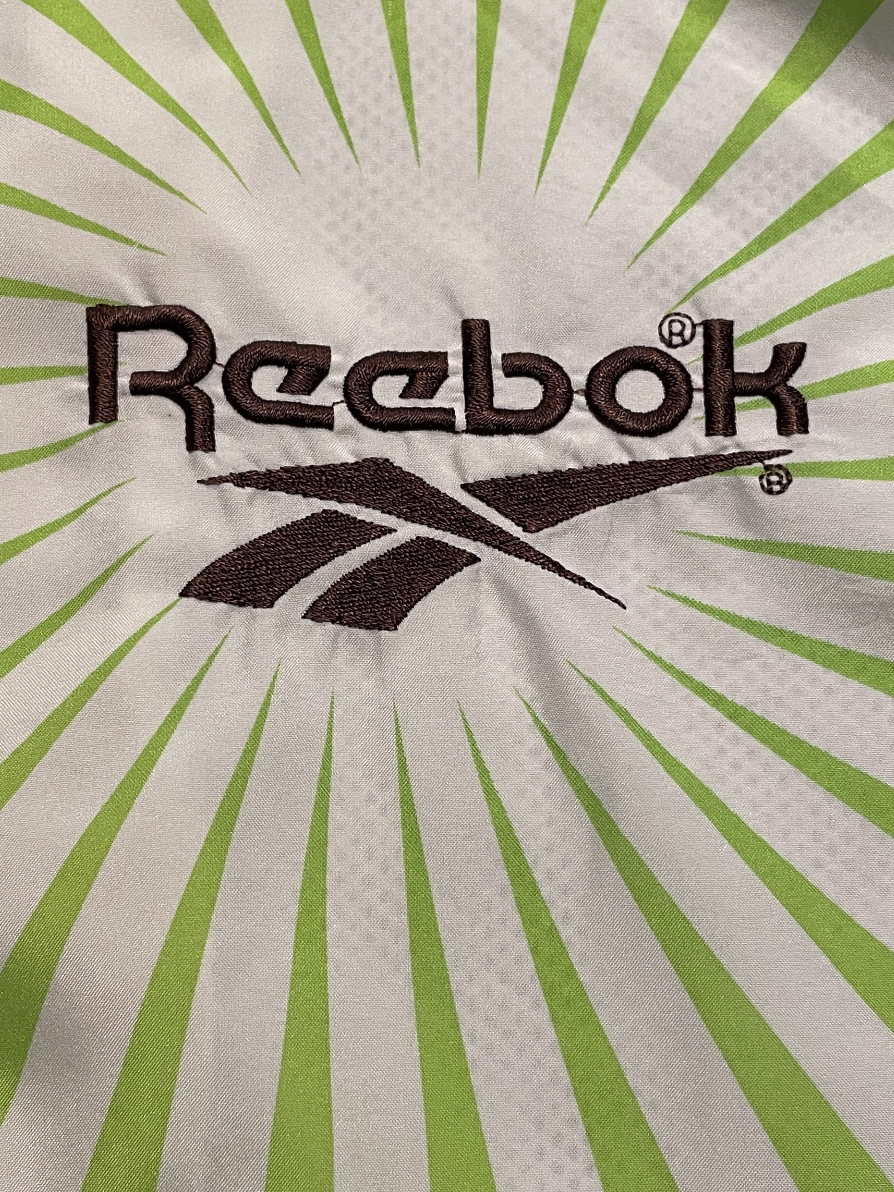 Reebok 90's ベクターロゴ 刺繍 ナイロンジャケット A295 | Vintage.City