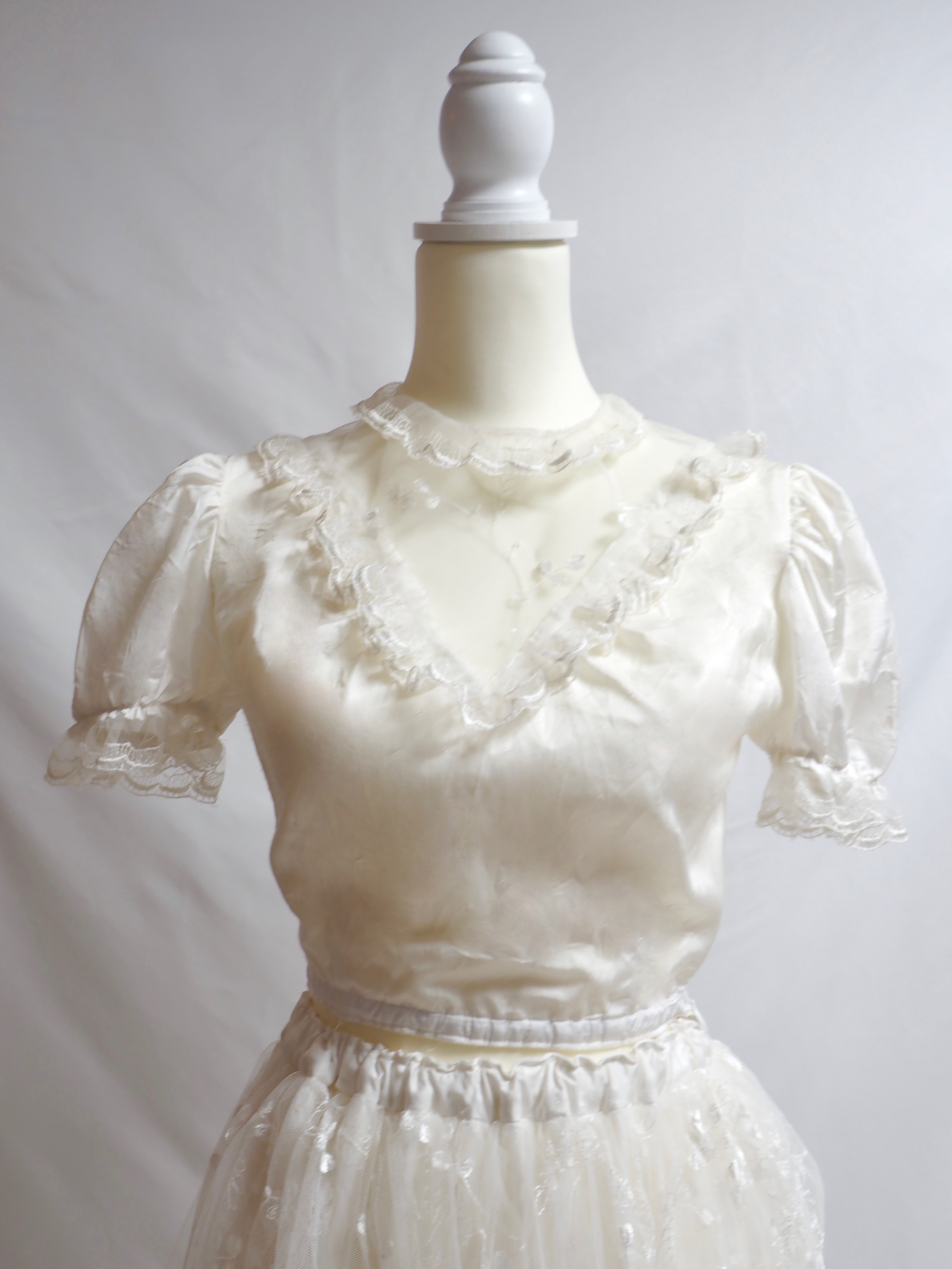 US古着 1940sビンテージ ウェディングドレス 刺繍 フレア 小さいサイズ