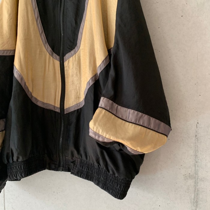 BLACK AND GOLD JACKET | Vintage.City 古着屋、古着コーデ情報を発信