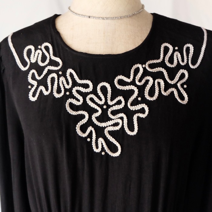 Vintage cord embroidery black dress | Vintage.City 古着屋、古着コーデ情報を発信