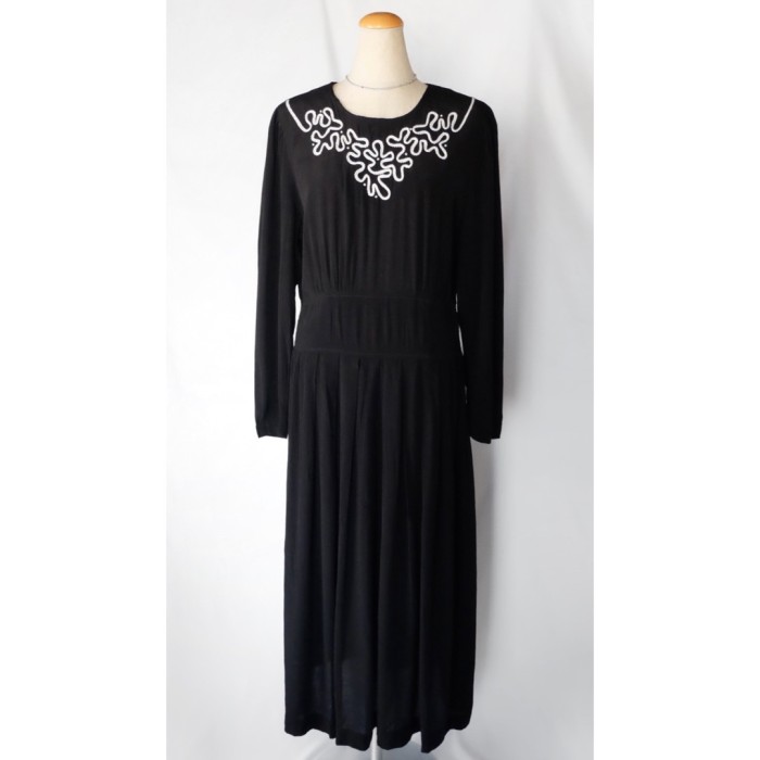 Vintage cord embroidery black dress | Vintage.City Vintage Shops, Vintage Fashion Trends